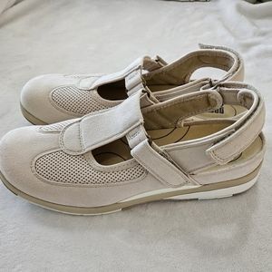 Drew Women's Odyssey Sandals Shoe Size 11 Beige Slingback Diabetic Orthopedic